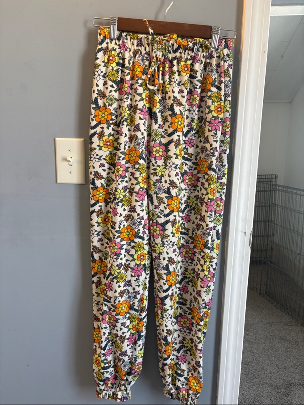Women’s Floral Elastic Waist Jogger Pants - White with Orange & Pink Flowers